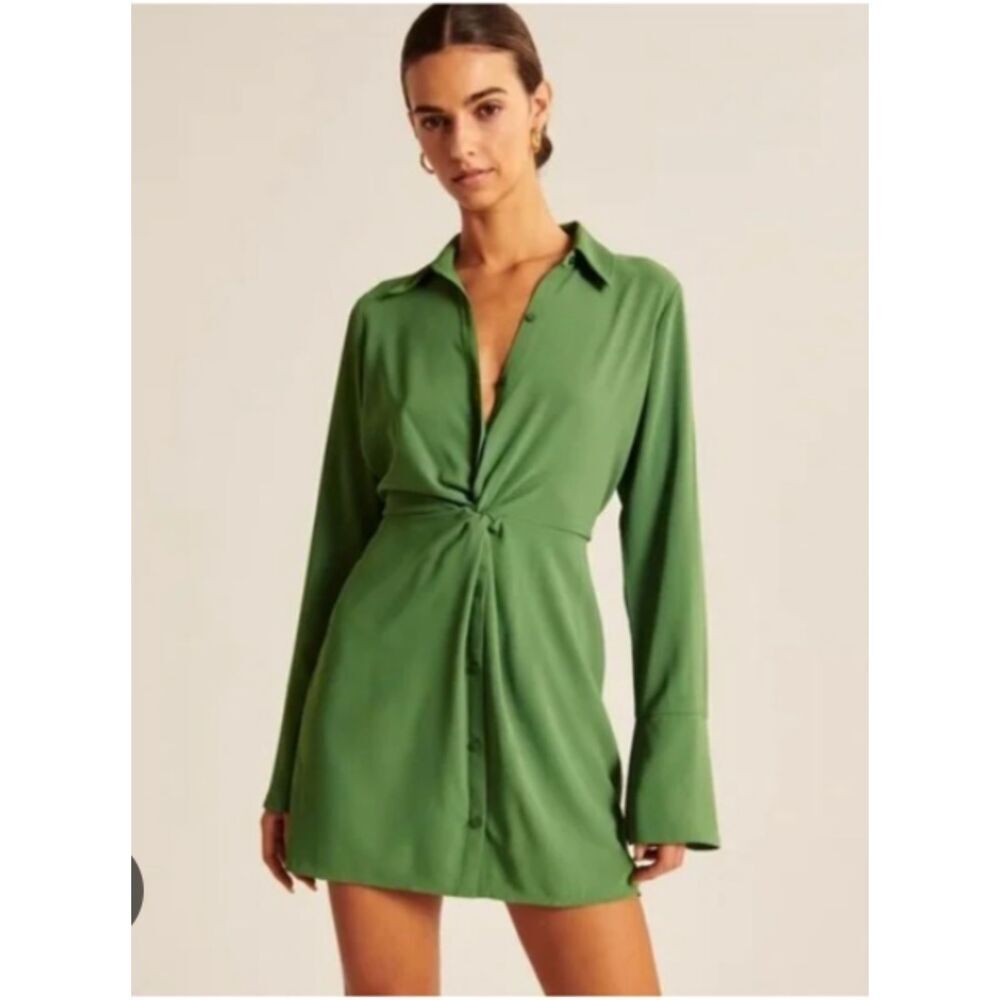 Elegant Green Button-Down Dress